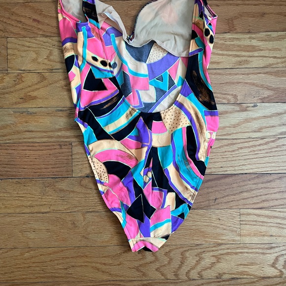 ‼️SOLD ‼️ Retro 80s Hi-thigh Geometric Swimsuit - Picture 6 of 14